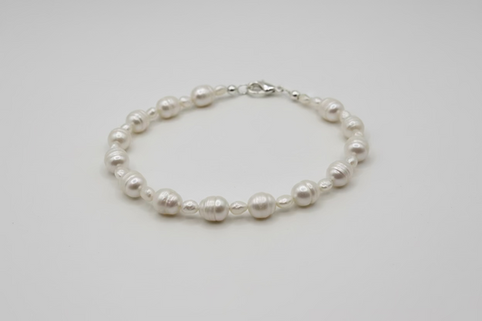 Eclipse Pearl Bracelet