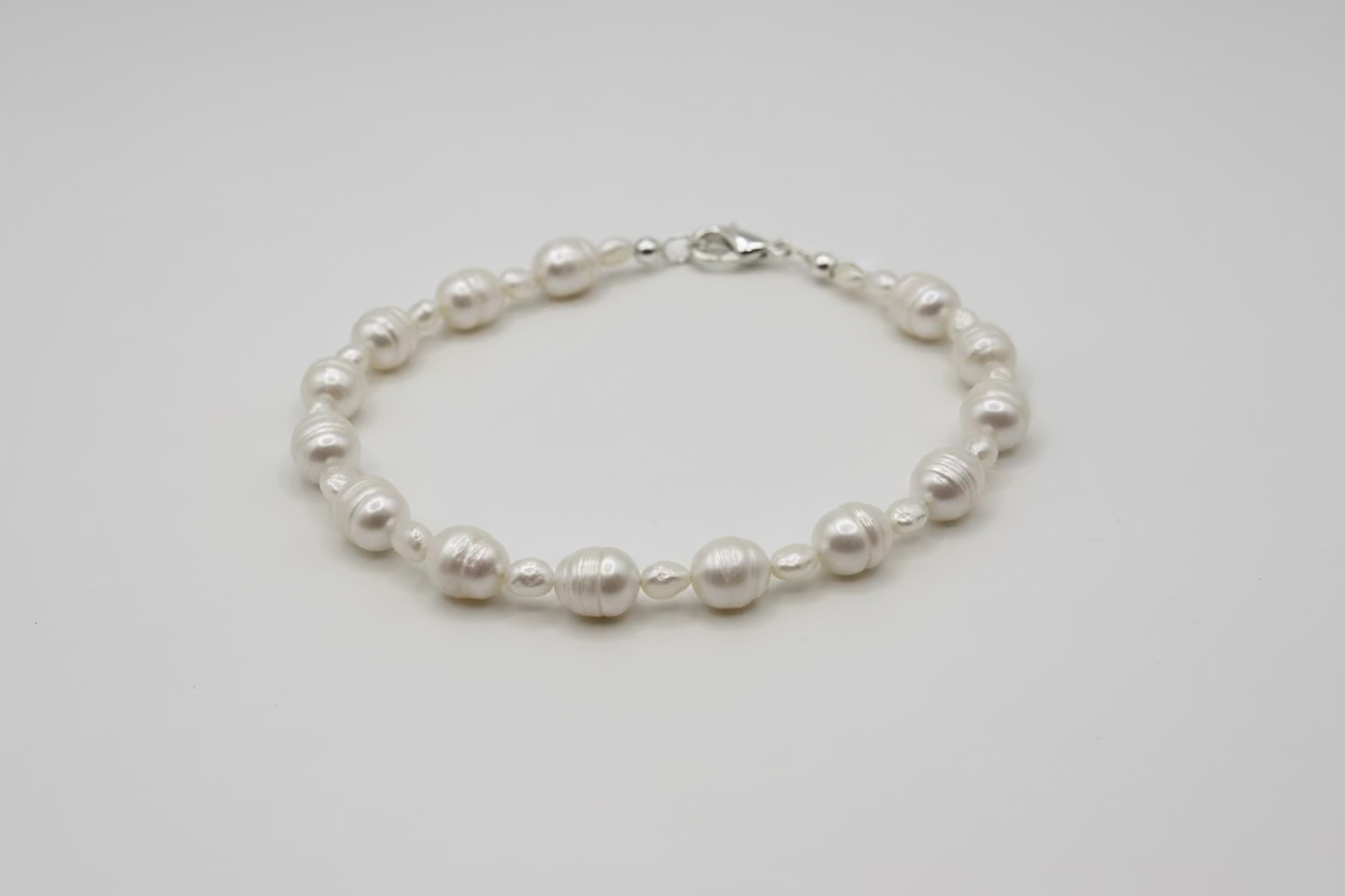 Eclipse Pearl Bracelet